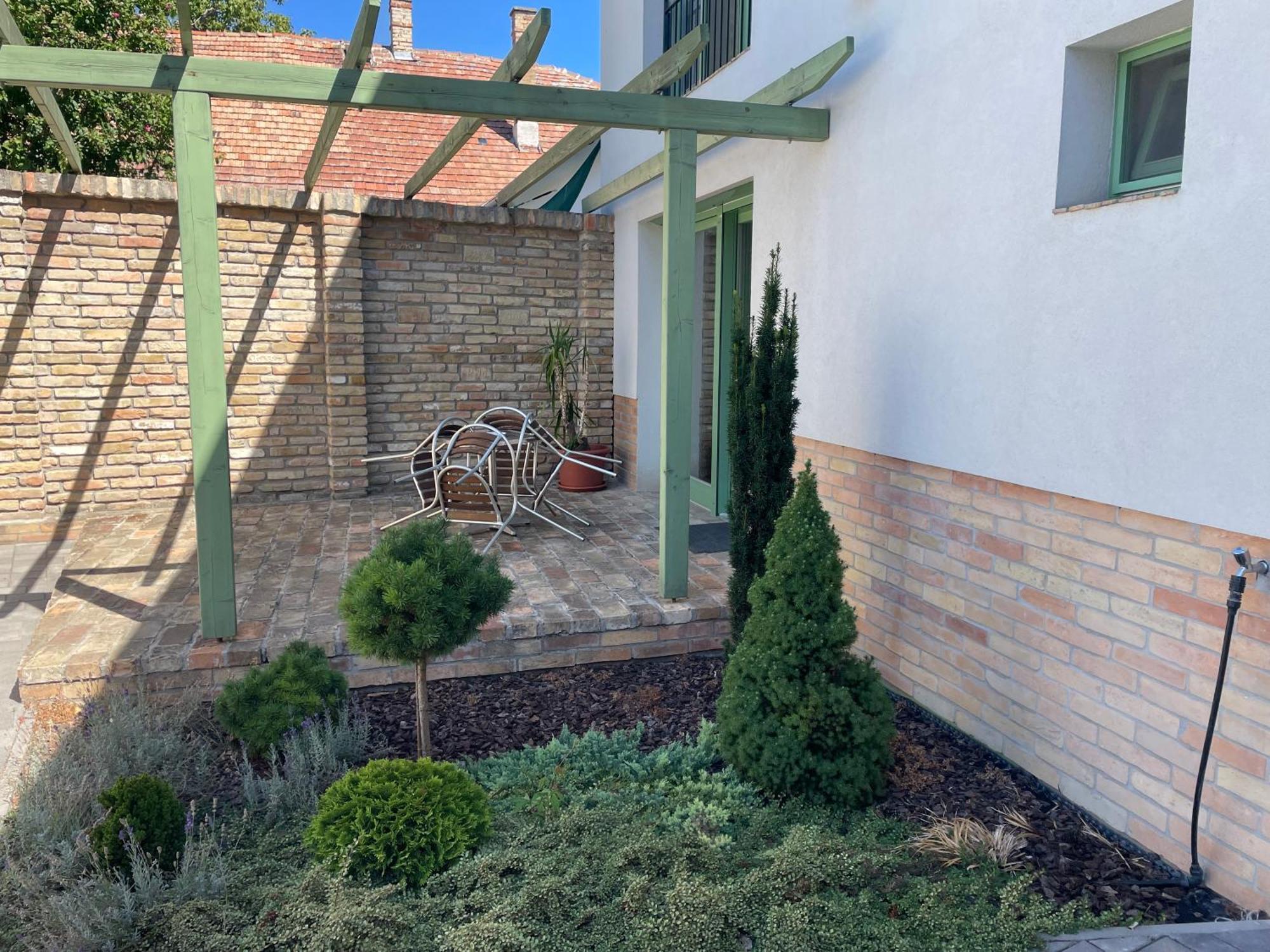 Jokai Apartman Dunafoldvar Exteriér fotografie