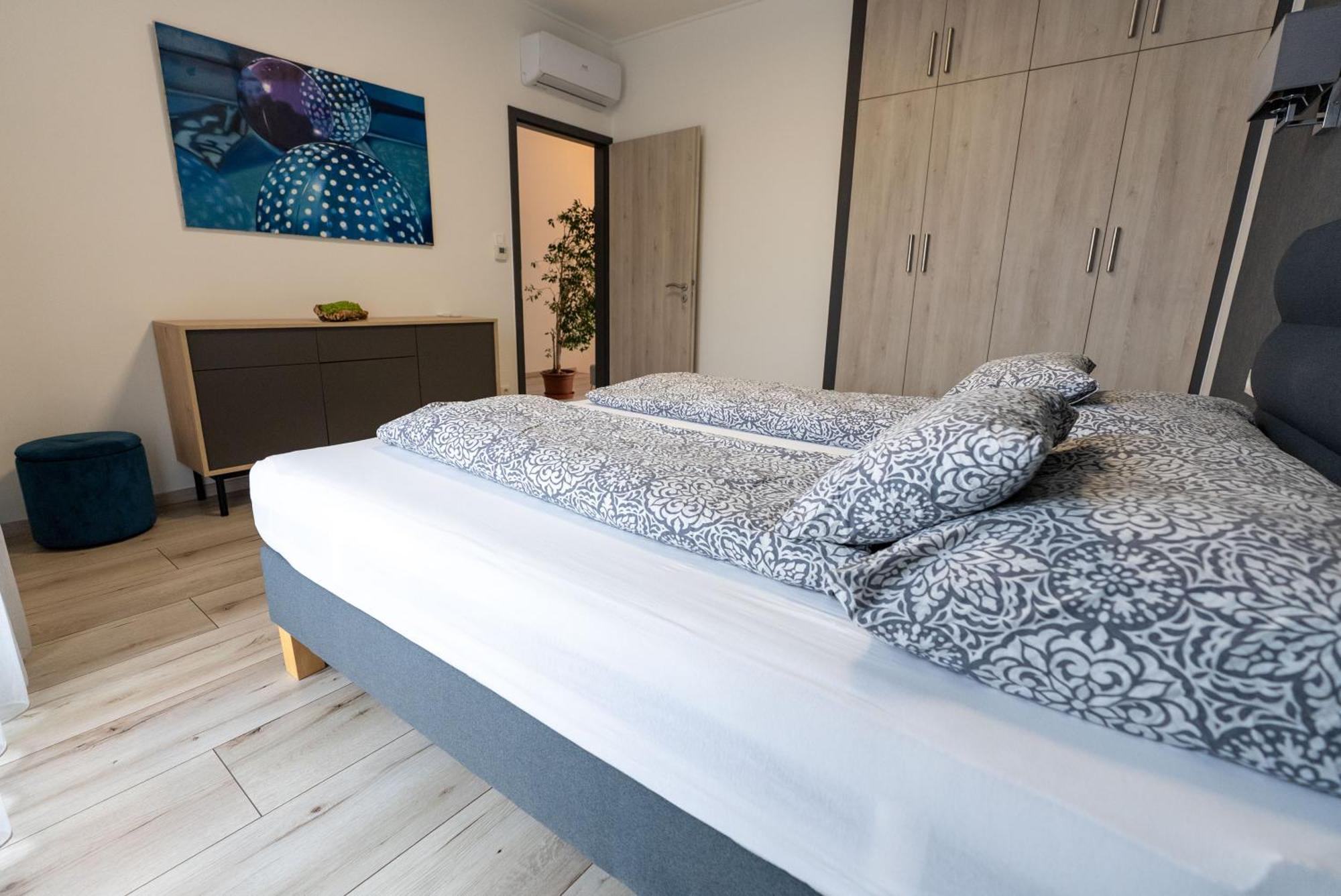 Jokai Apartman Dunafoldvar Exteriér fotografie