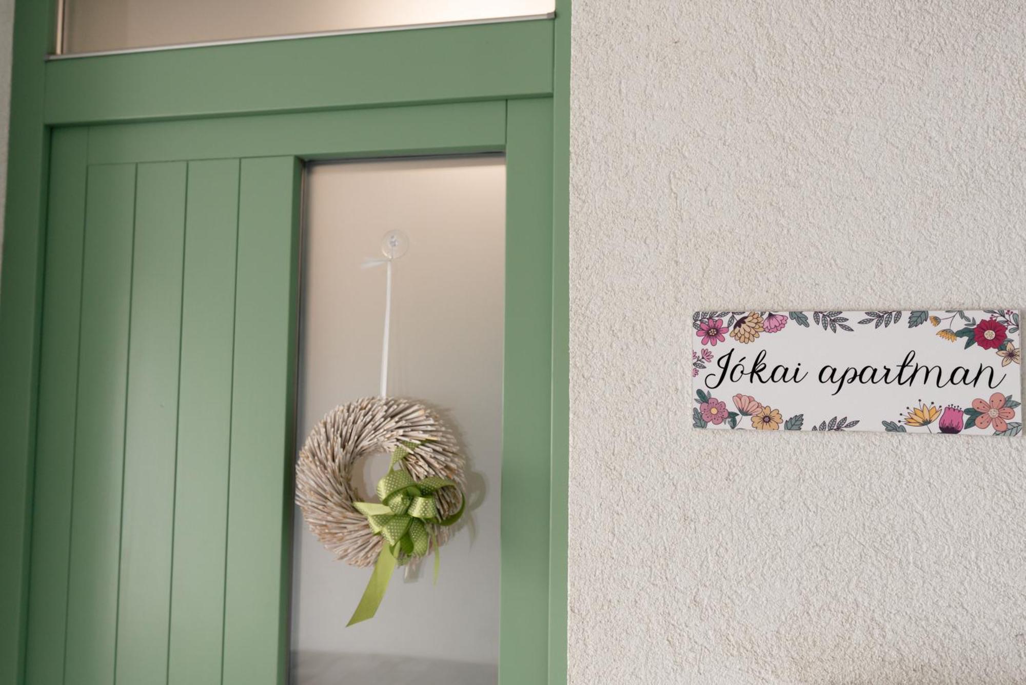 Jokai Apartman Dunafoldvar Exteriér fotografie